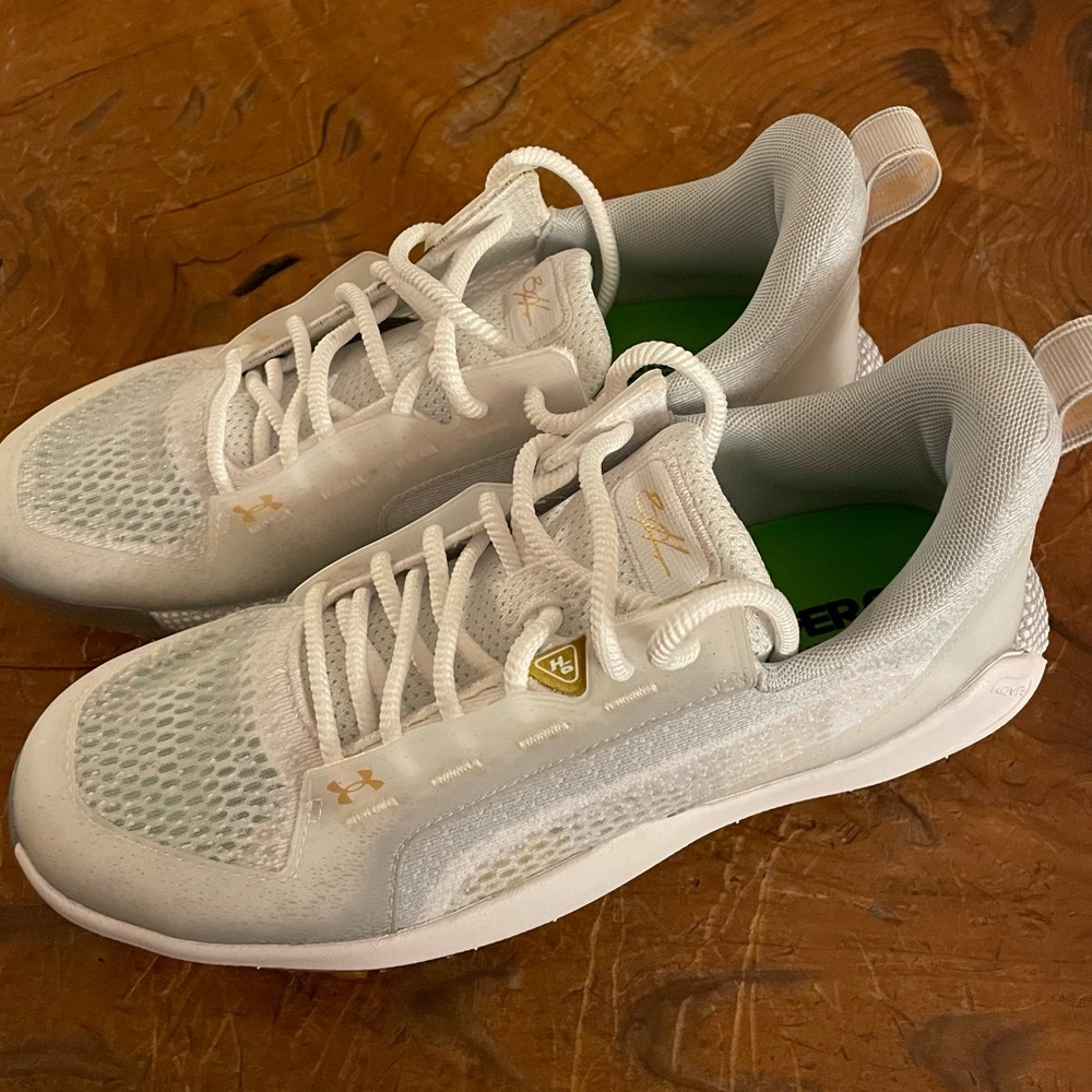 Under Armour Bryce Harper 6 Baseball Cleats, size 8.5 (New)